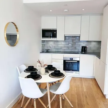 Superb Luxury 1Bed Apartment Лондон Экстерьер фото