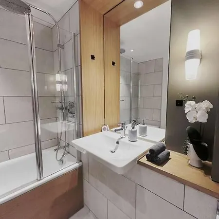 Superb Luxury 1Bed Apartment Лондон Экстерьер фото