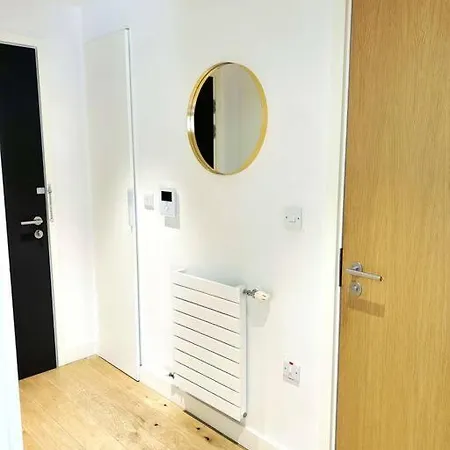 Superb Luxury 1Bed Apartment Лондон Экстерьер фото